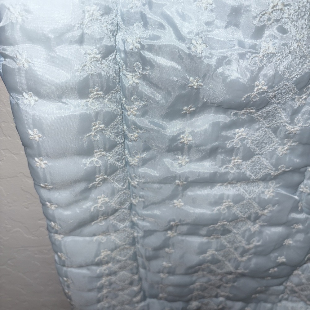 Vtg Acrylic Baby Blanket Blue&white Nylon Trim Acrylic Baby Morgan? - Picture 4 of 6